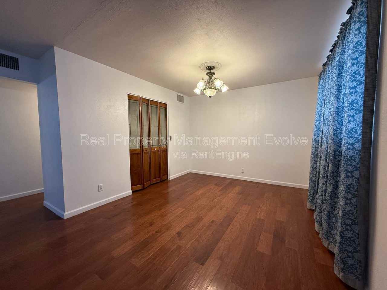 2332 W Diana Ave - Photo 3 of 25