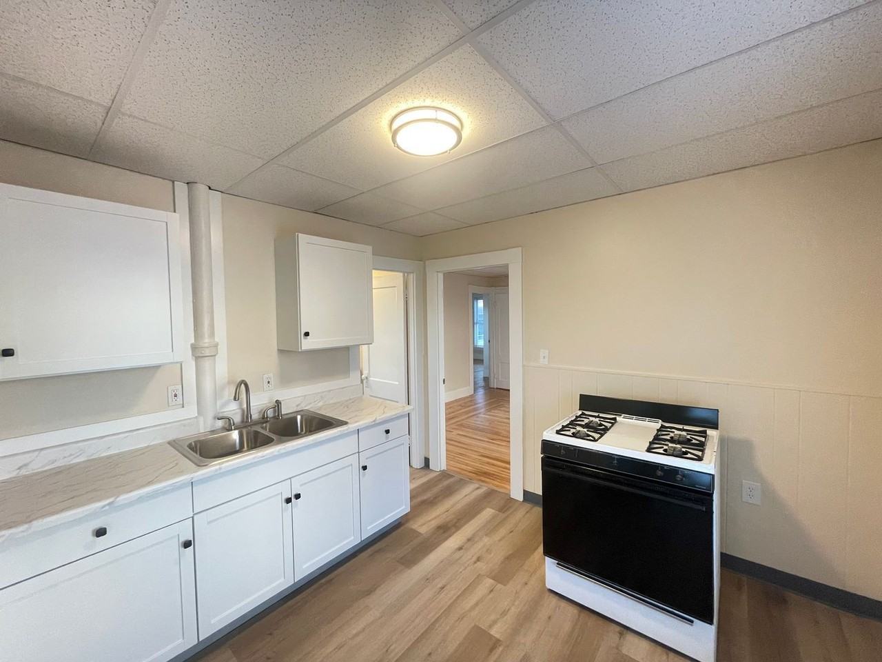 343 Hanover St #2 - Photo 3 of 18