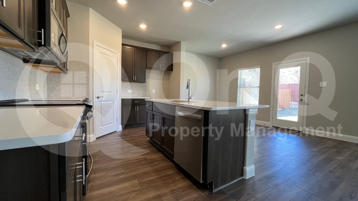 2004 Scarlet Ln - Photo 5 of 29