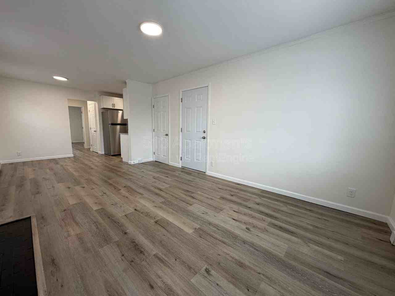 1653 Jonathan Ave #4 - Photo 2 of 10