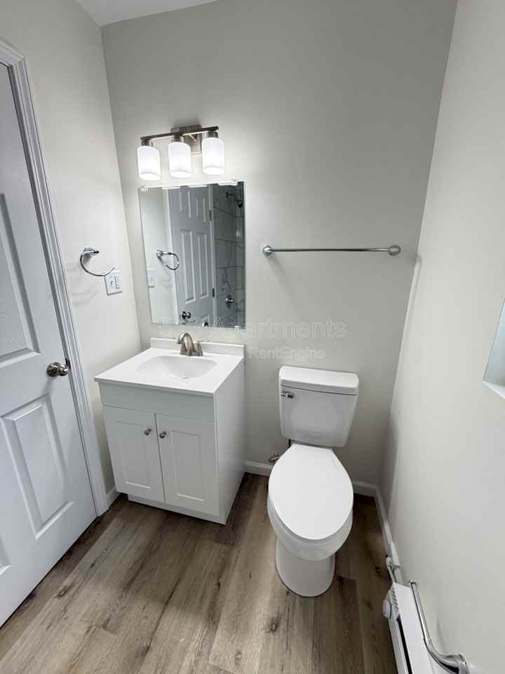 1653 Jonathan Ave #4 - Photo 7 of 10