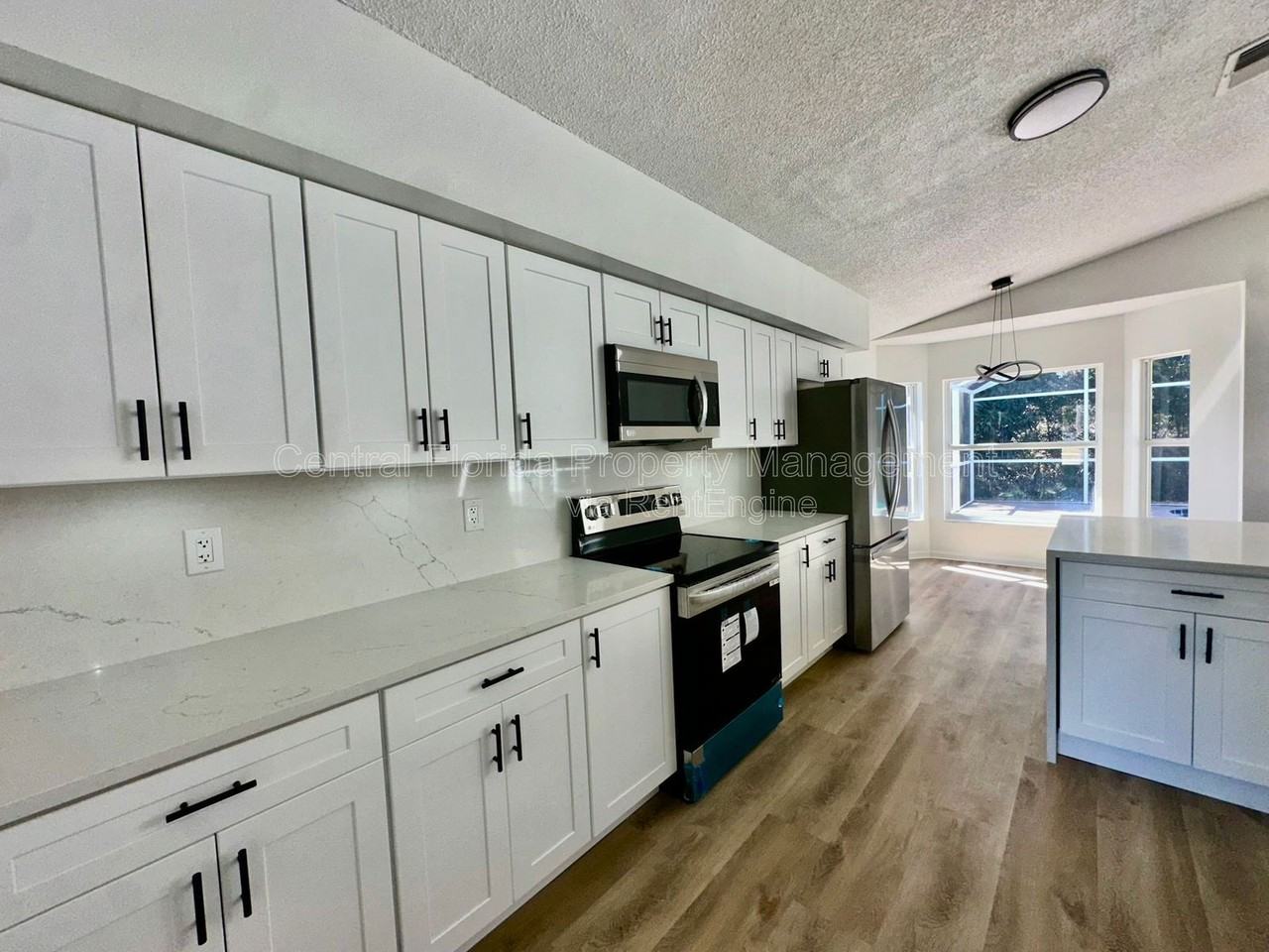 3032 Bloomsbury Dr - Photo 4 of 30