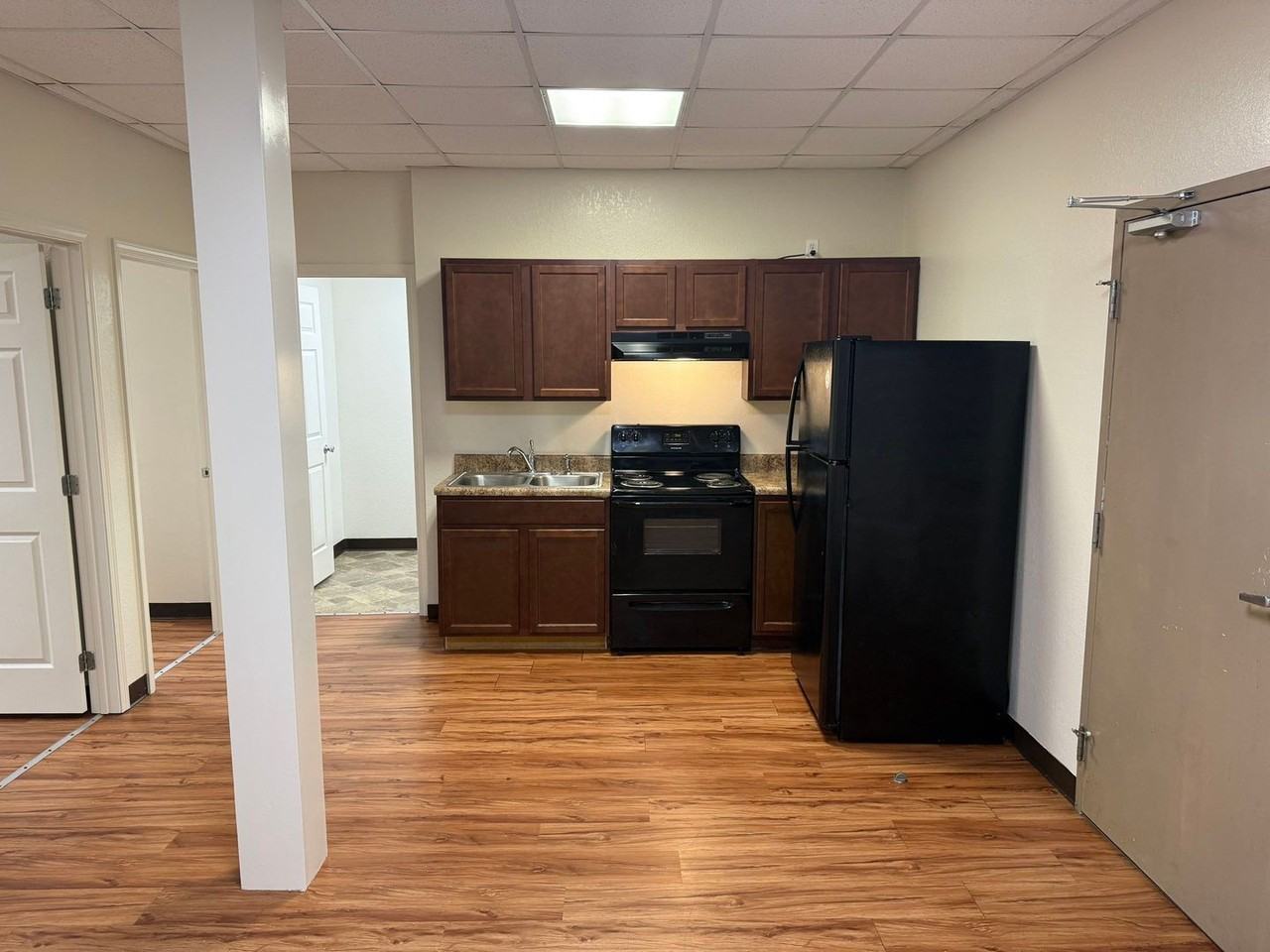 415 Devonia St #302 - Photo 3 of 30