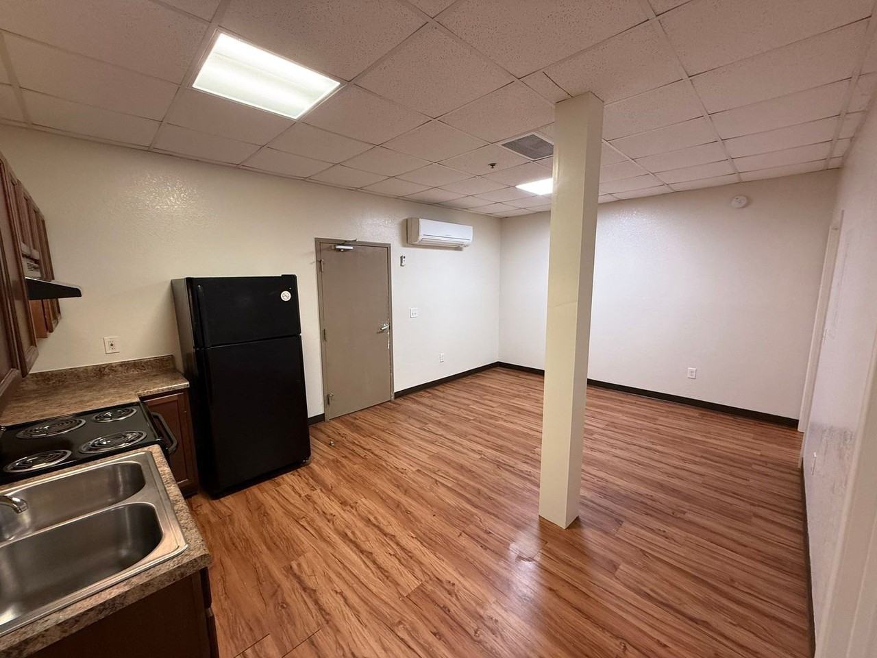 415 Devonia St #302 - Photo 4 of 30