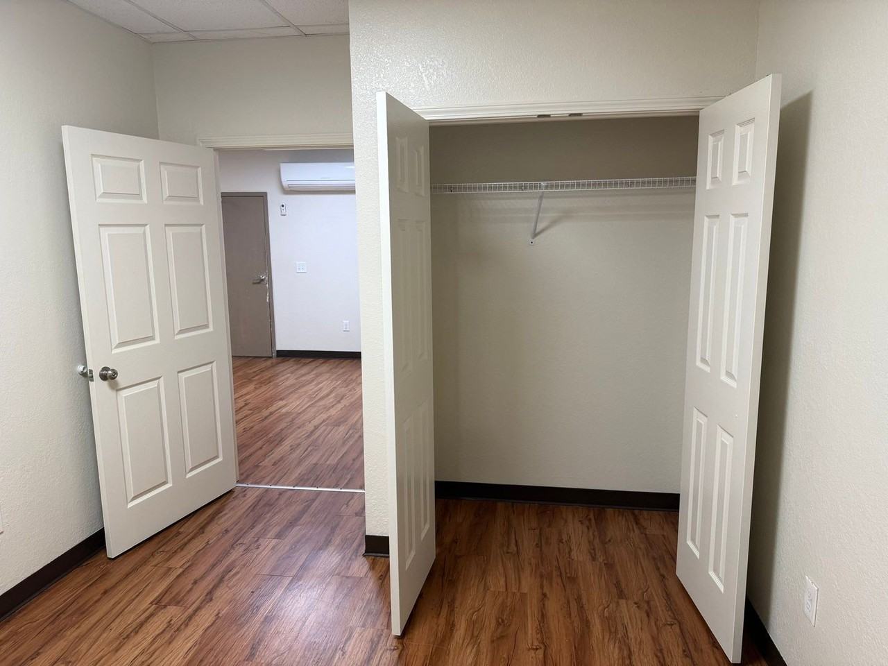 415 Devonia St #302 - Photo 7 of 30