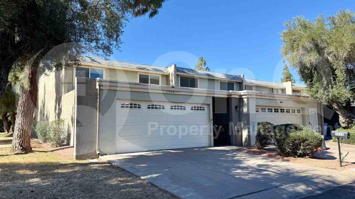 7618 N 19th Dr - Photo 2 of 20