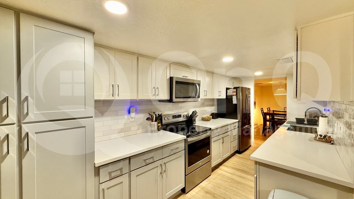 7618 N 19th Dr - Photo 3 of 20