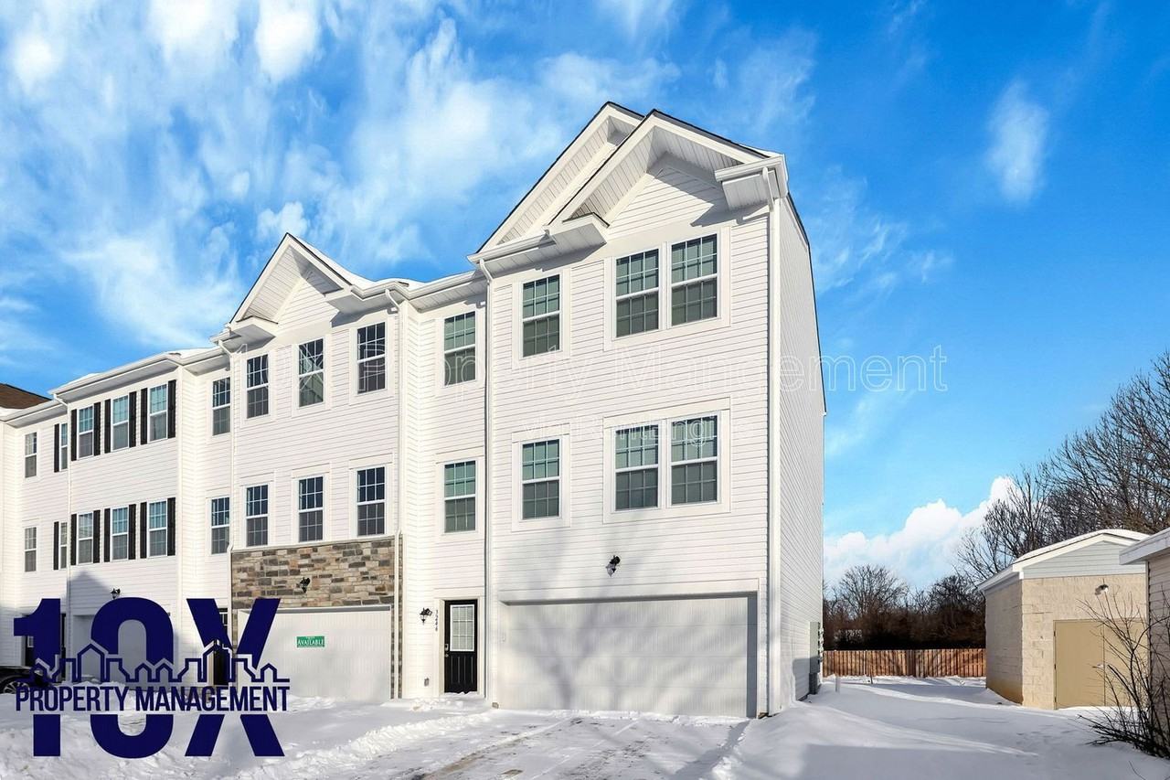 3246 Mackinac Dr - Photo 4 of 40