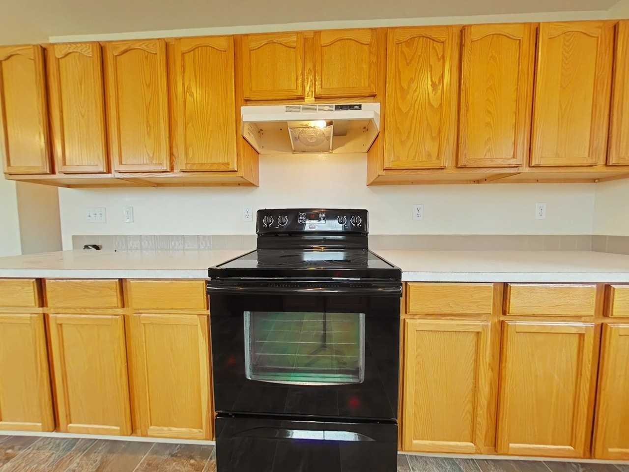 3437 Se 3rd St - Photo 4 of 12