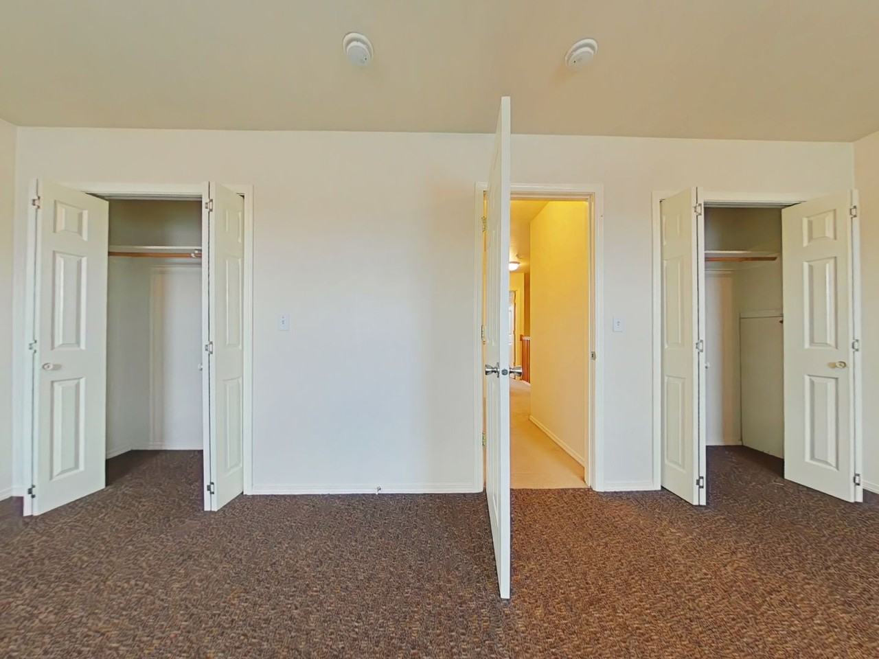 3437 Se 3rd St - Photo 7 of 12