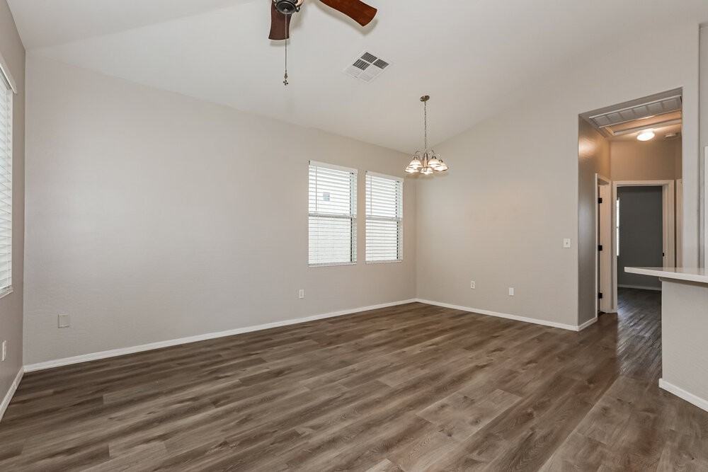 9233 E Neville Ave - Photo 4 of 16