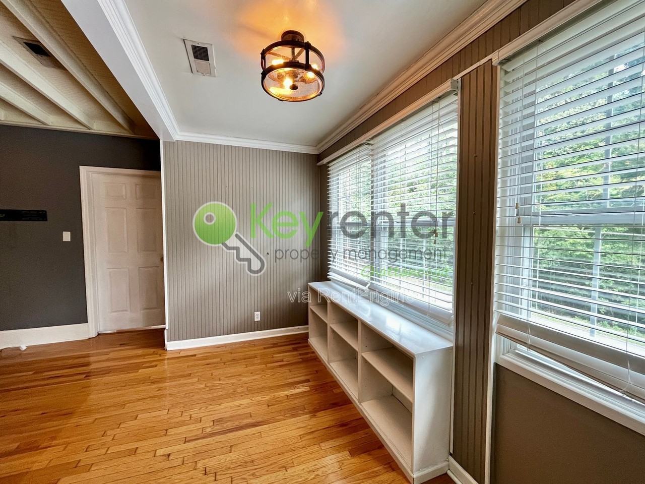 904 Boylston St - Photo 4 of 15