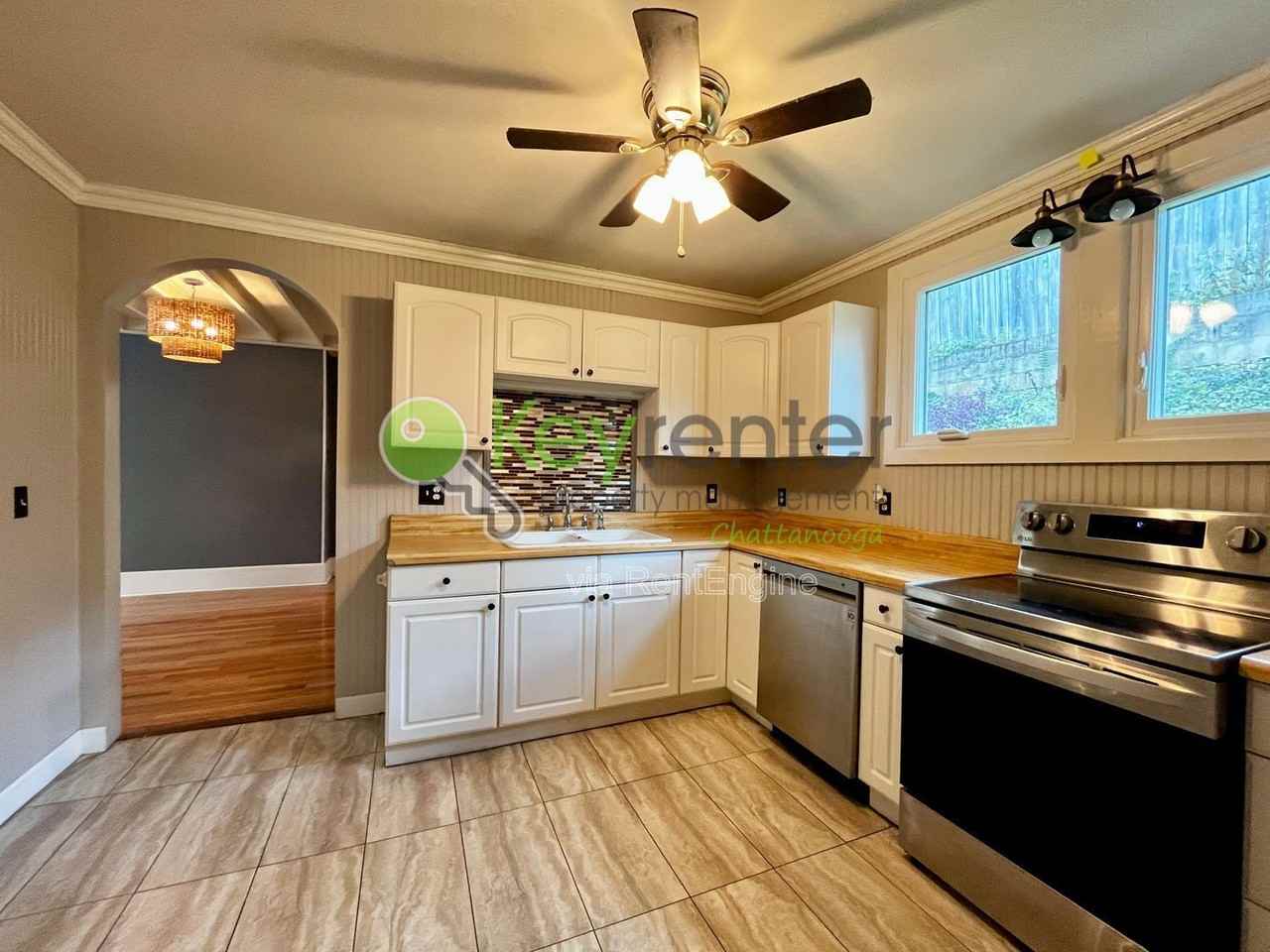 904 Boylston St - Photo 5 of 15