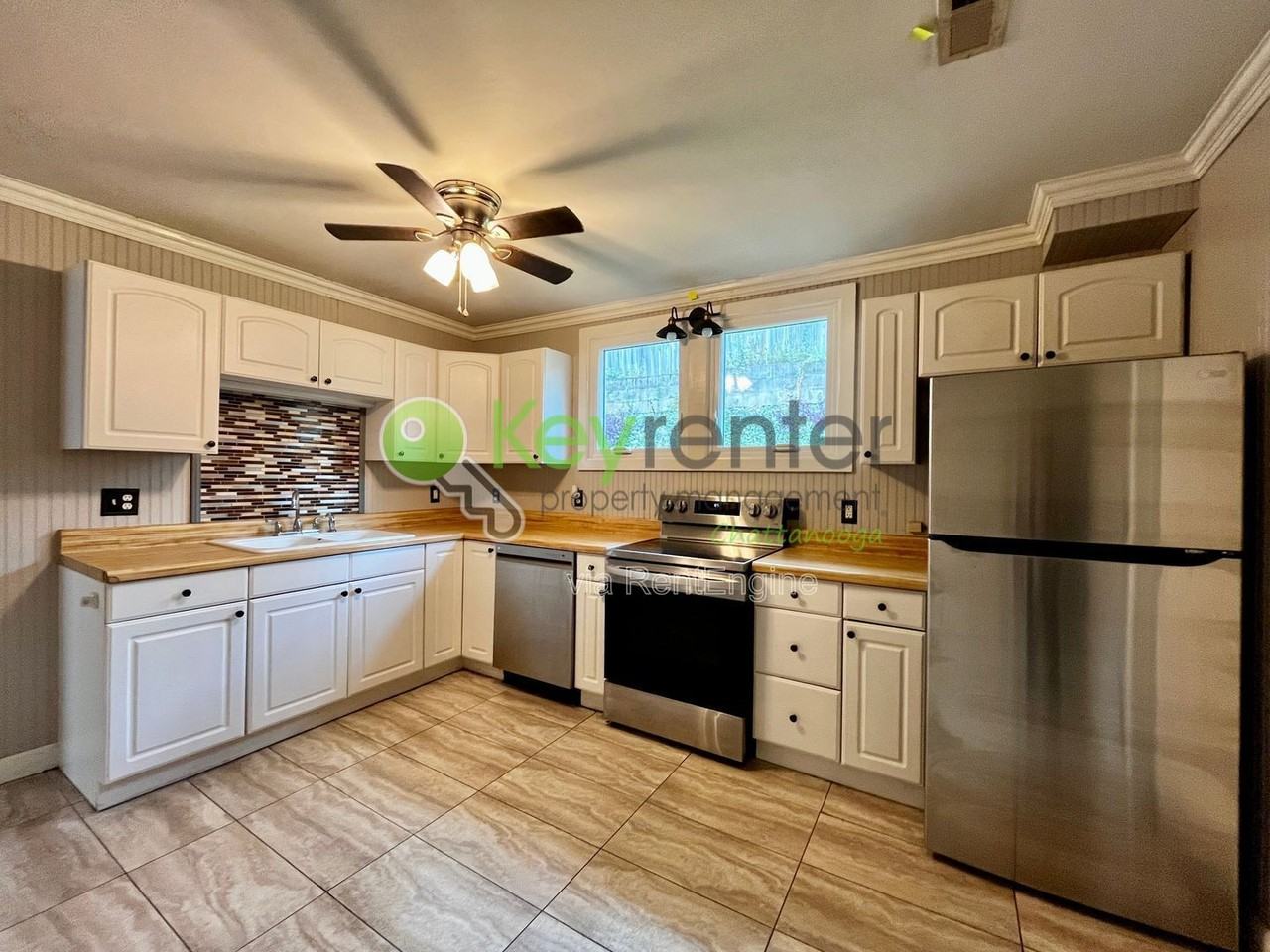 904 Boylston St - Photo 6 of 15