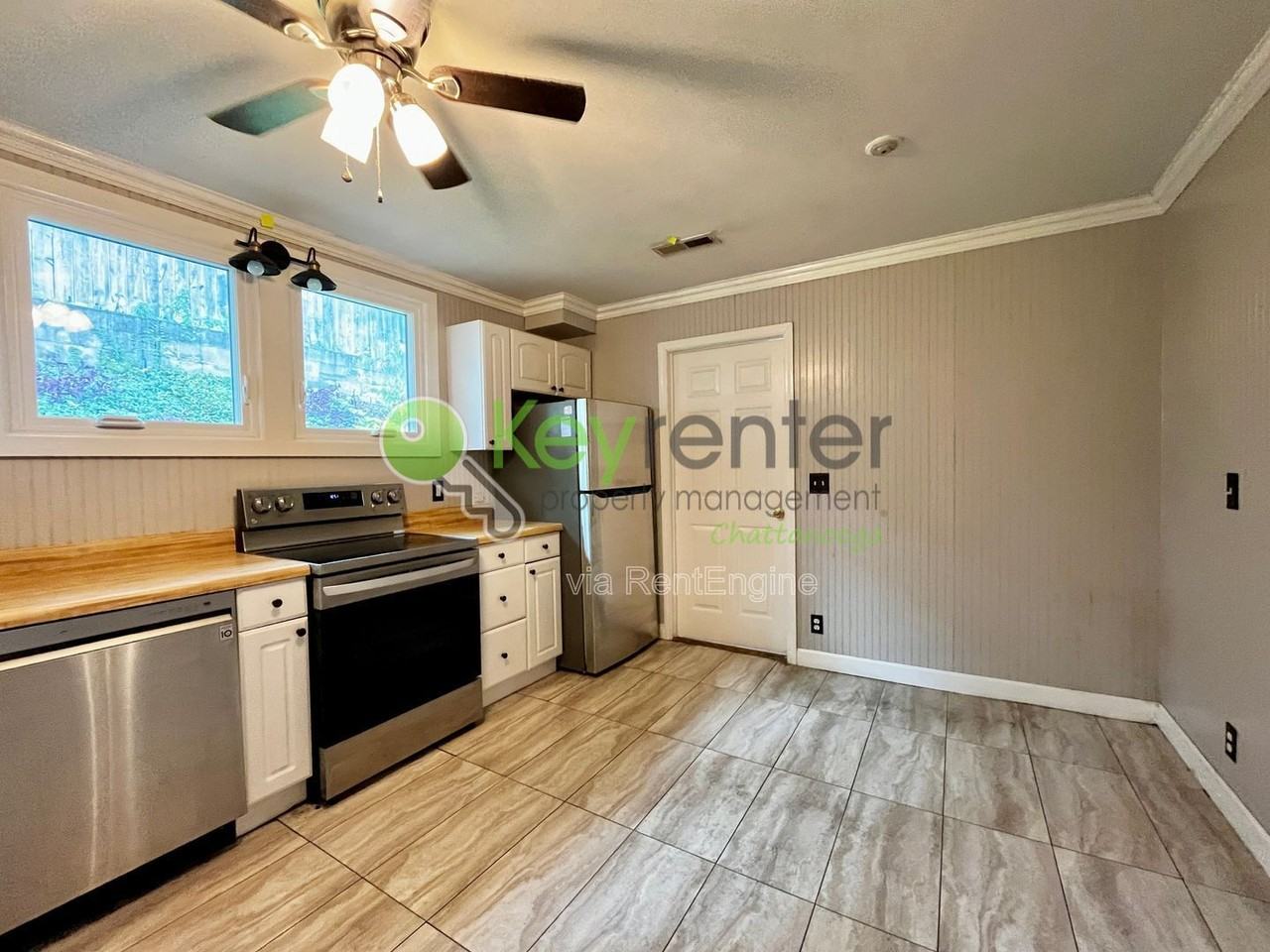 904 Boylston St - Photo 7 of 15