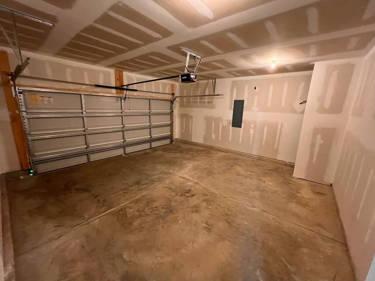 1113 Caswell Way Ct - Photo 3 of 16