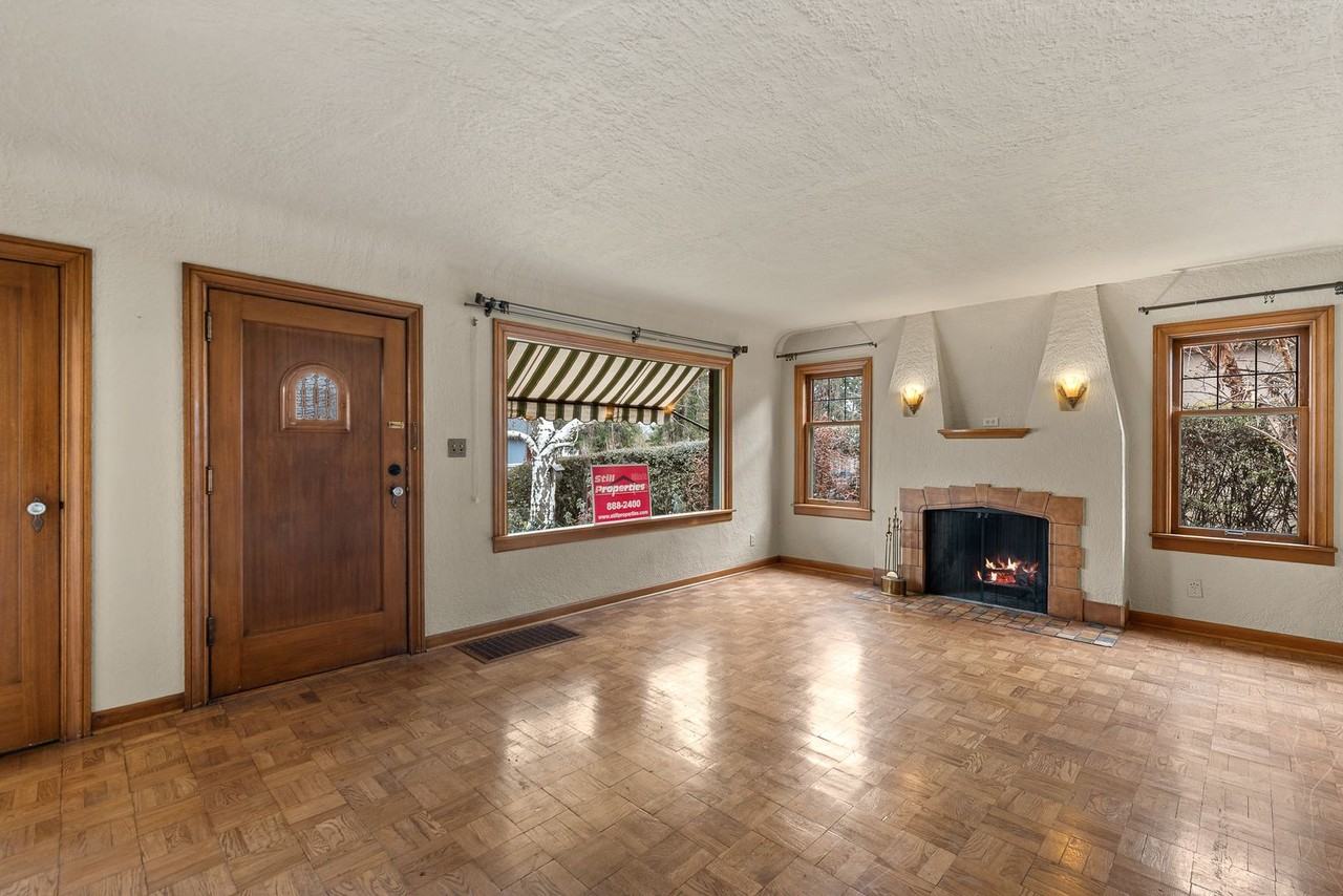 8 Harrison St - Photo 2 of 25