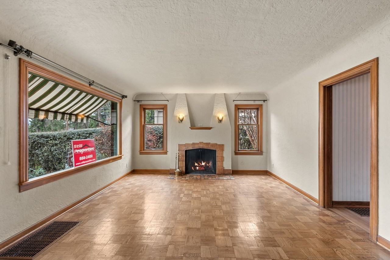 8 Harrison St - Photo 3 of 25