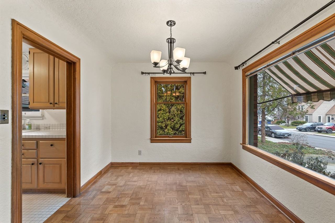 8 Harrison St - Photo 4 of 25