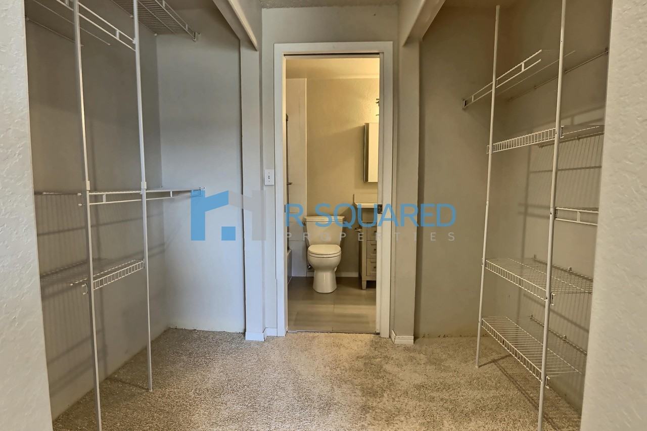 1850 Grant Ave S #C4 - Photo 6 of 19