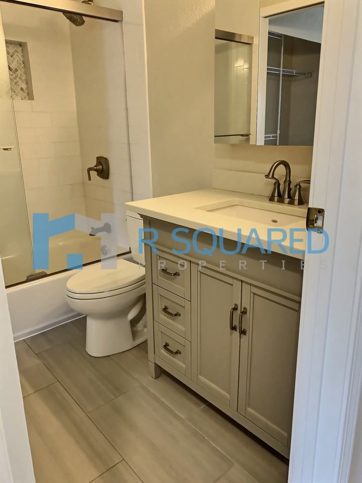 1850 Grant Ave S #C4 - Photo 2 of 19