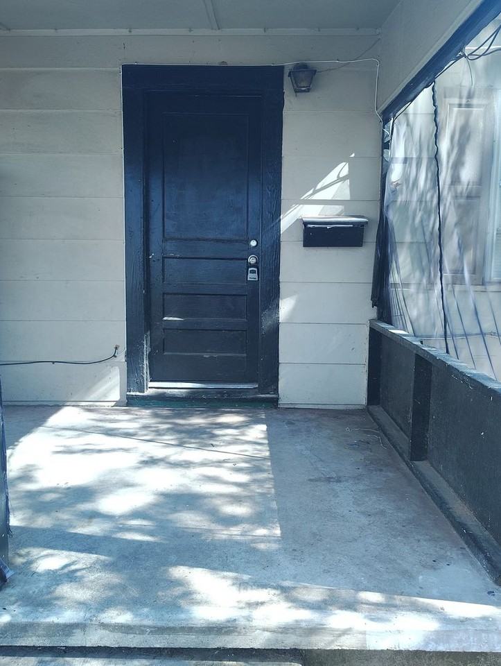 1902 Traffic St - Photo 6 of 6