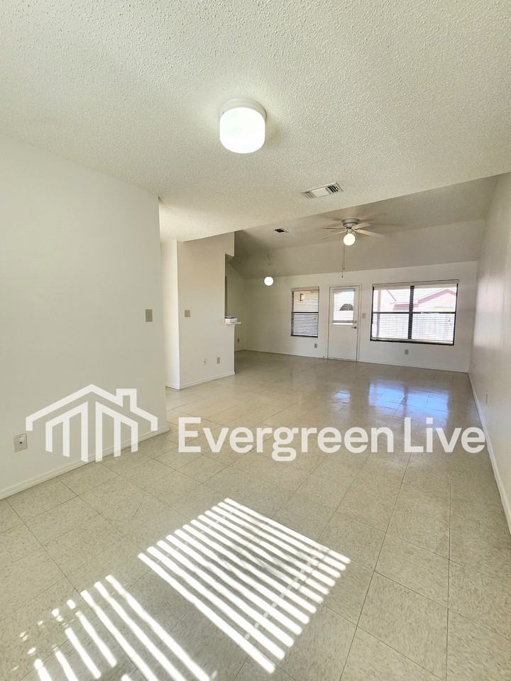 2114 Tesuque Ct - Photo 3 of 18