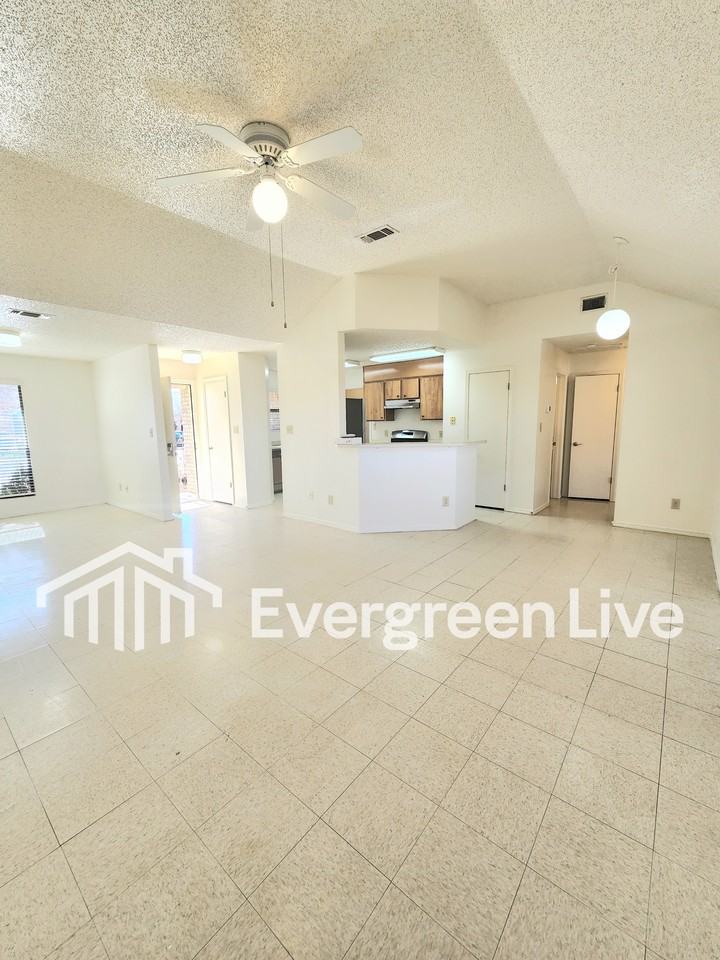 2114 Tesuque Ct - Photo 4 of 18