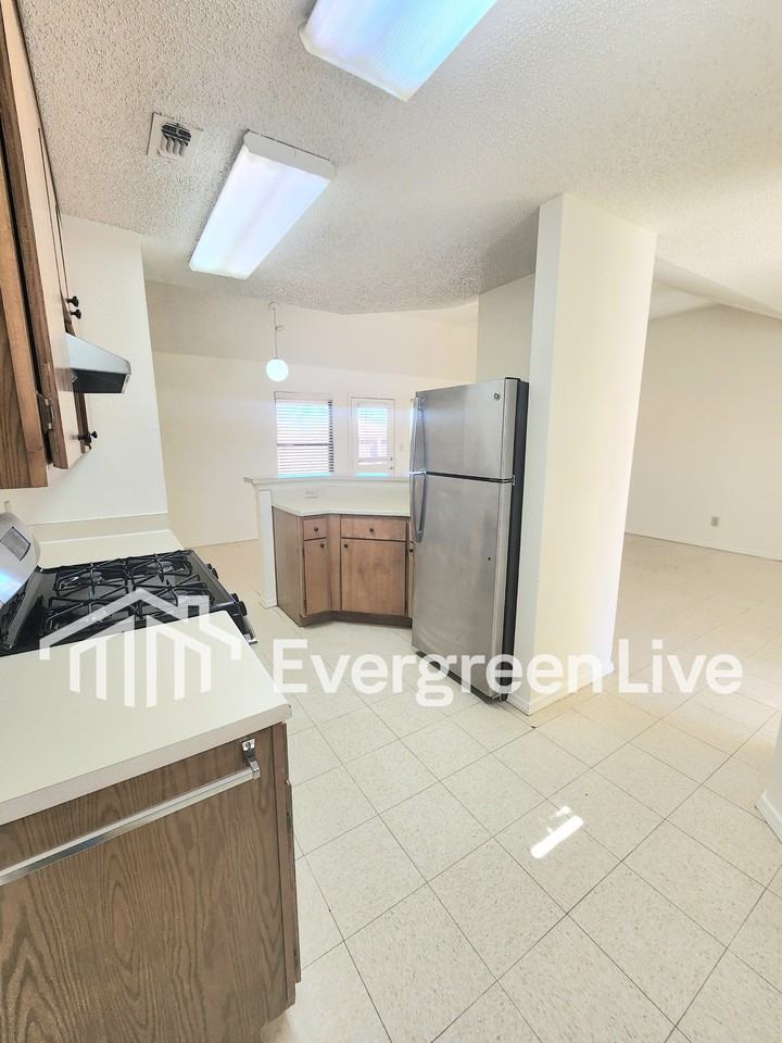 2114 Tesuque Ct - Photo 7 of 18