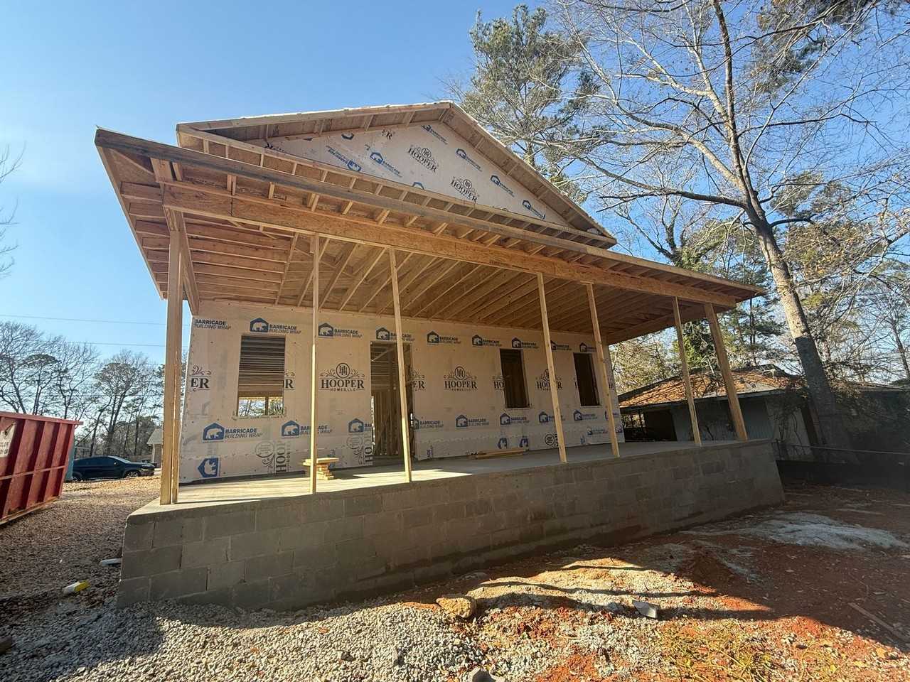 566 Hudson Ter - Photo 4 of 8