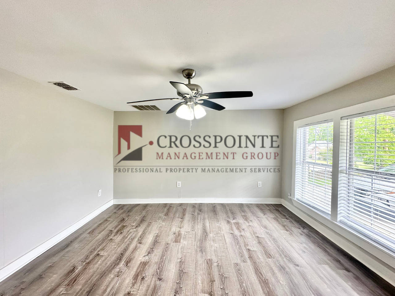 219 Half St - Photo 4 of 33