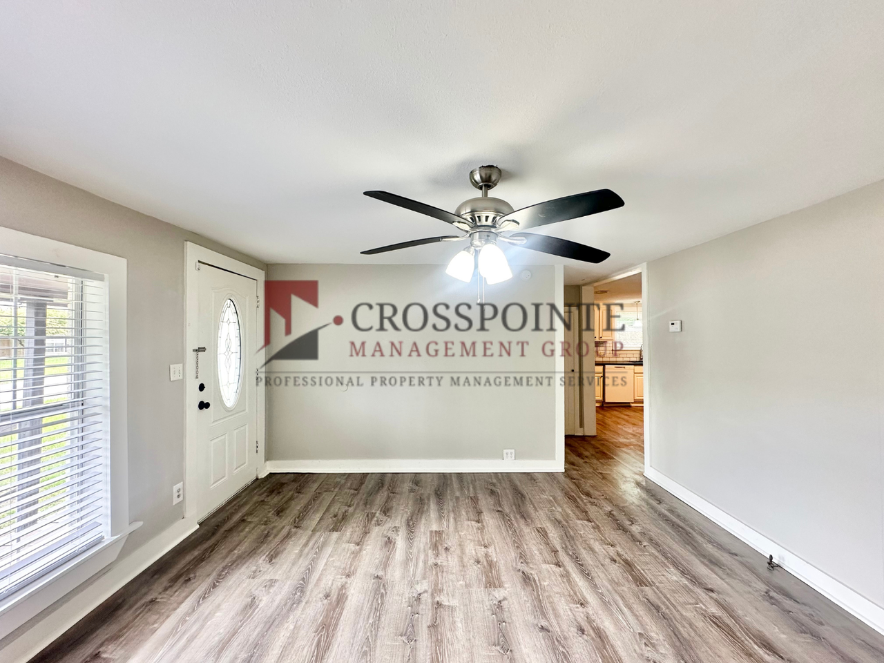 219 Half St - Photo 5 of 33