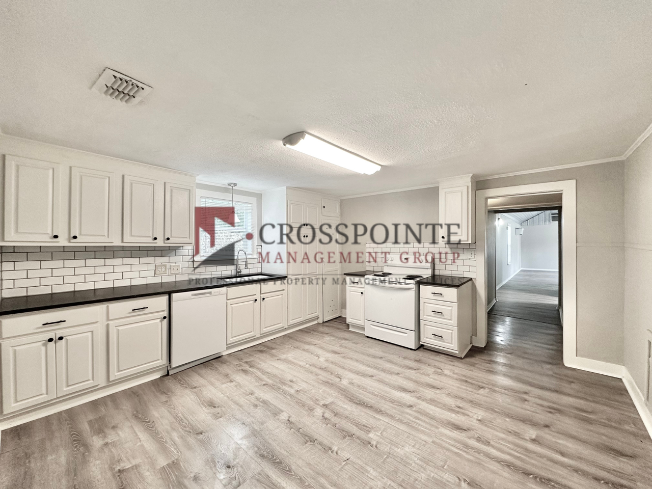 219 Half St - Photo 6 of 33