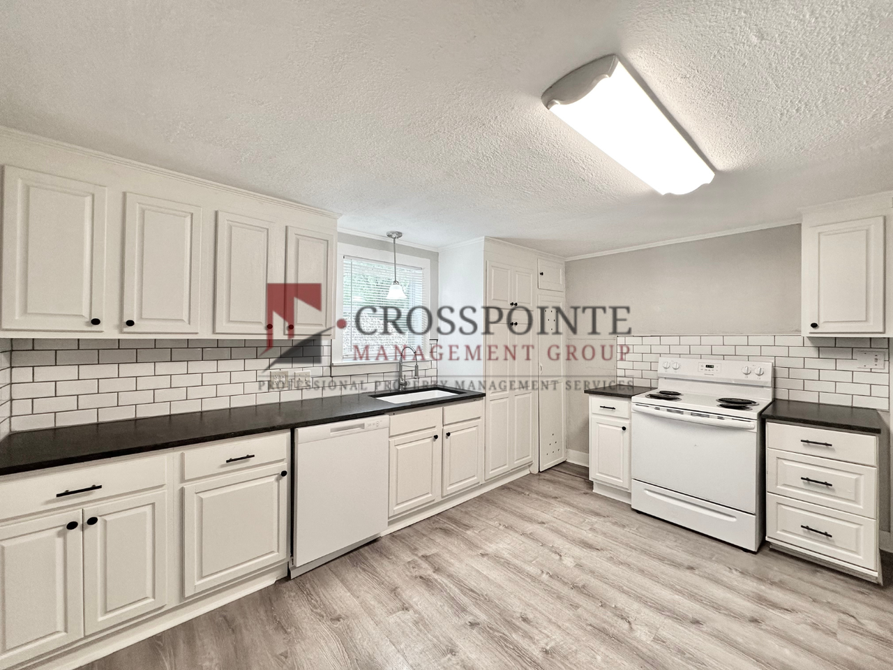 219 Half St - Photo 7 of 33