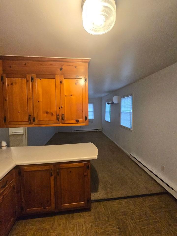 1605B Buren St - Photo 6 of 13