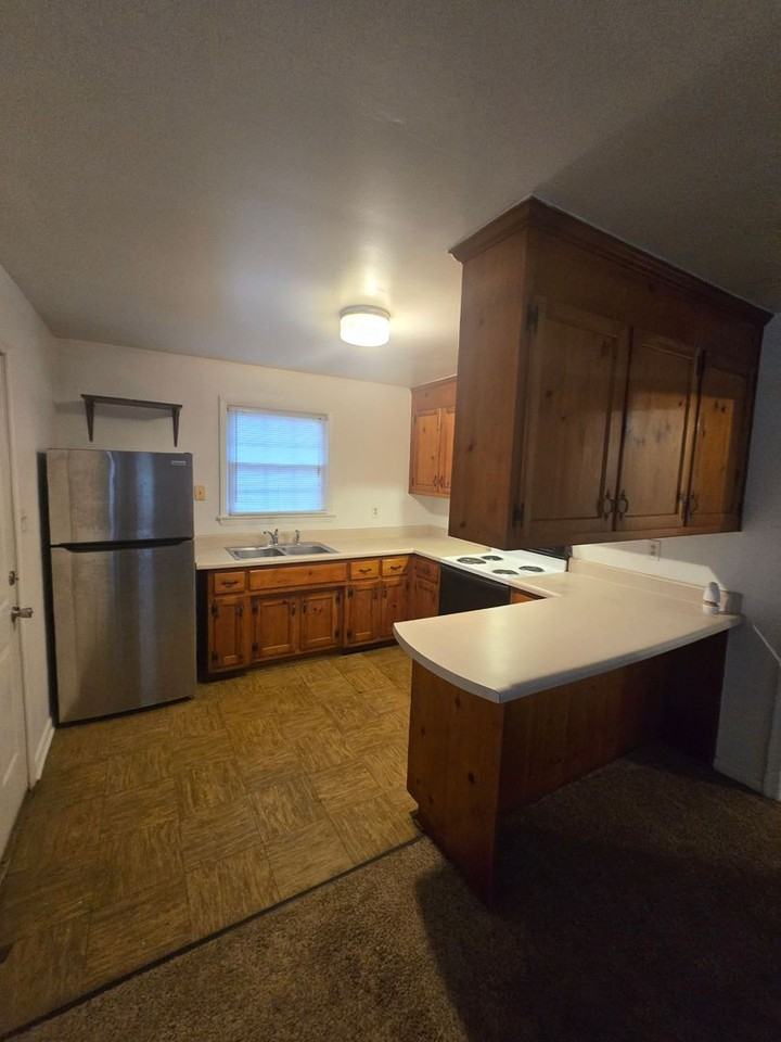 1605B Buren St - Photo 7 of 13