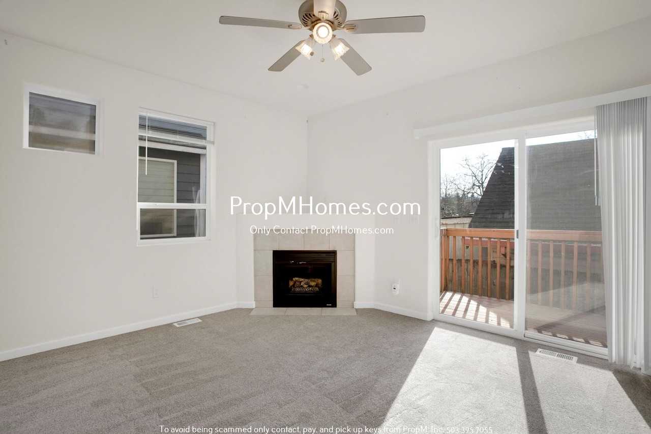 8422 Se Clinton St - Photo 5 of 22