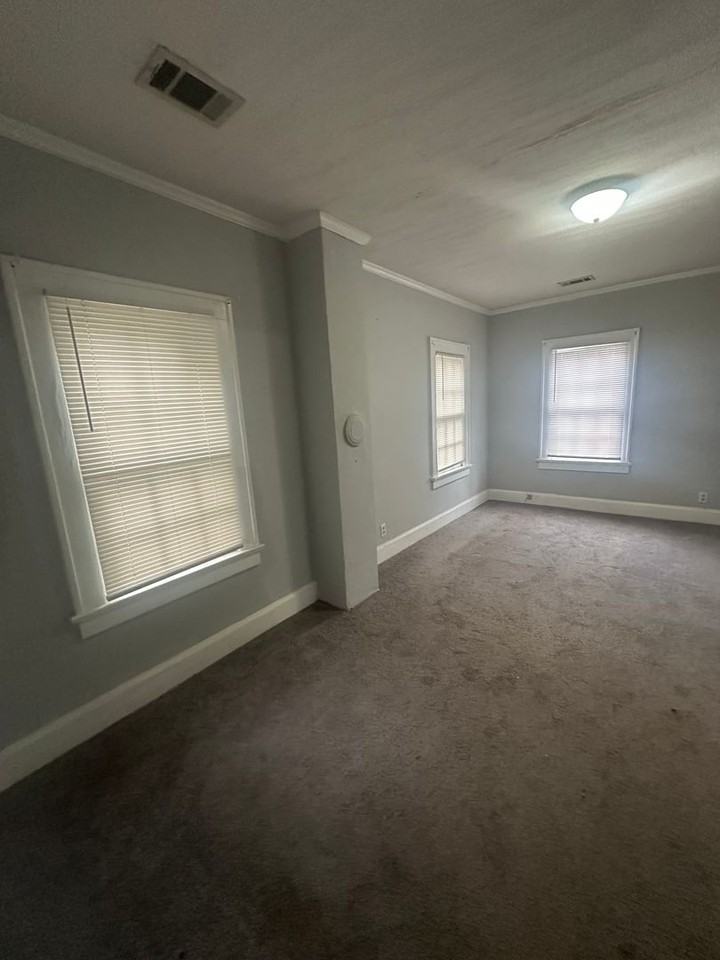 2426 Kingsley Pl Uppr - Photo 5 of 11