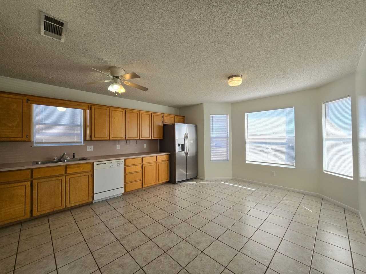 3303 Windfield Dr - Photo 2 of 24