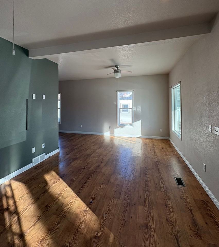 408 5th Ave Nw - Photo 3 of 35