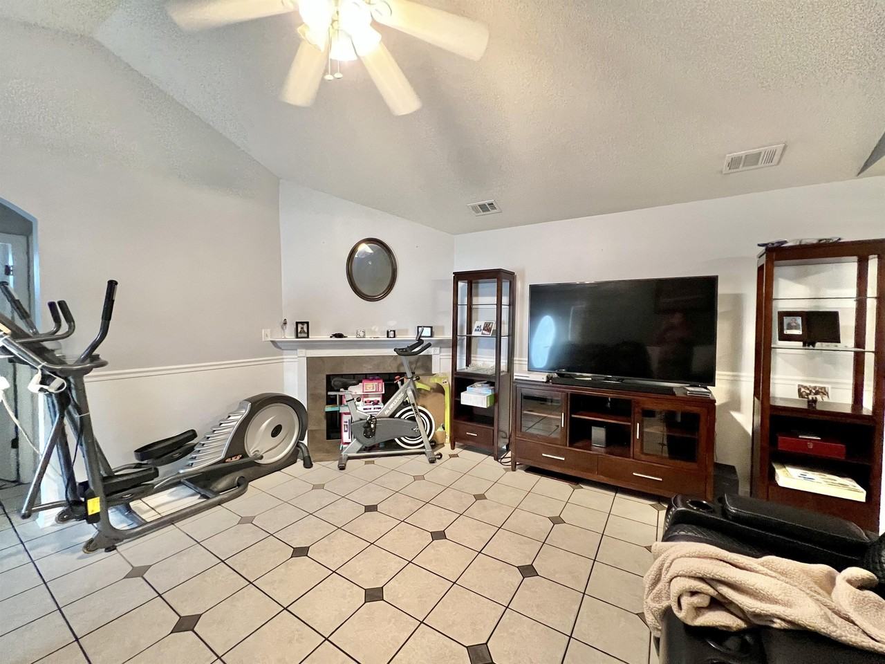 1838 Brick Cir - Photo 2 of 10