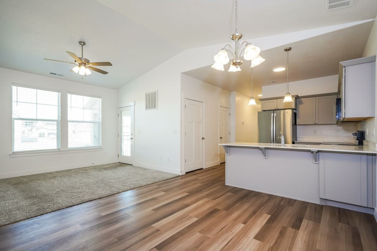 4068 W King Peak Way - Photo 3 of 11