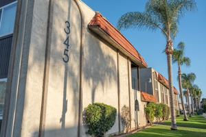 featured image of 345 E Park Ave