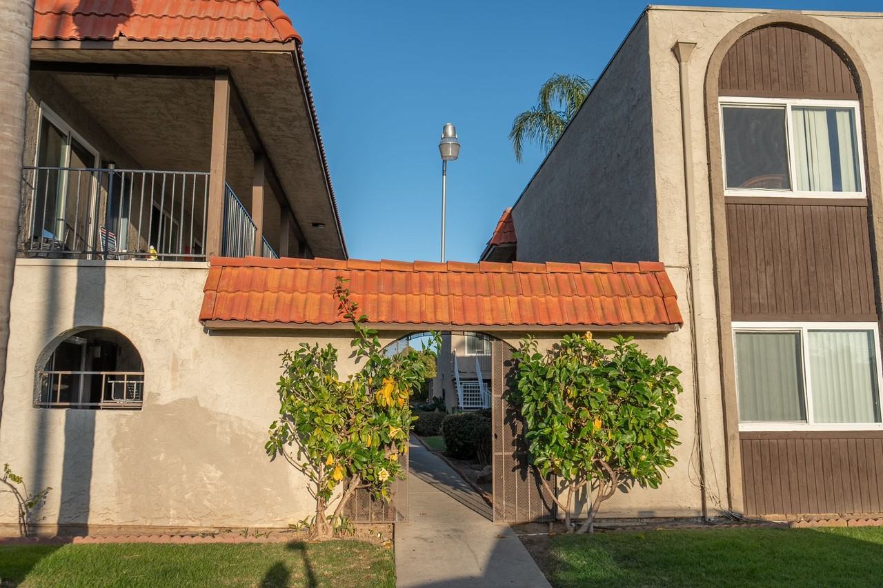 Villa Park - Photo 3 of 6