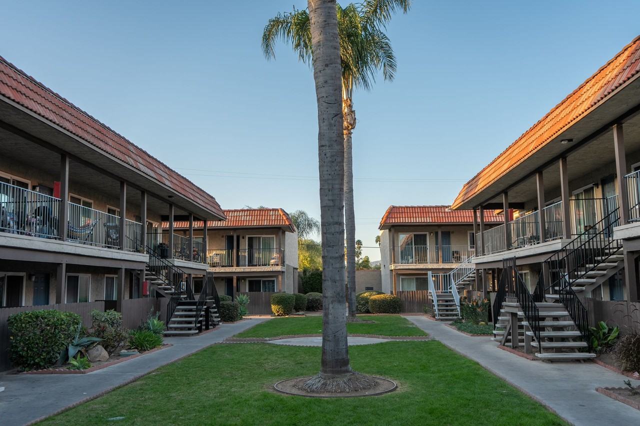 Villa Park - Photo 4 of 6