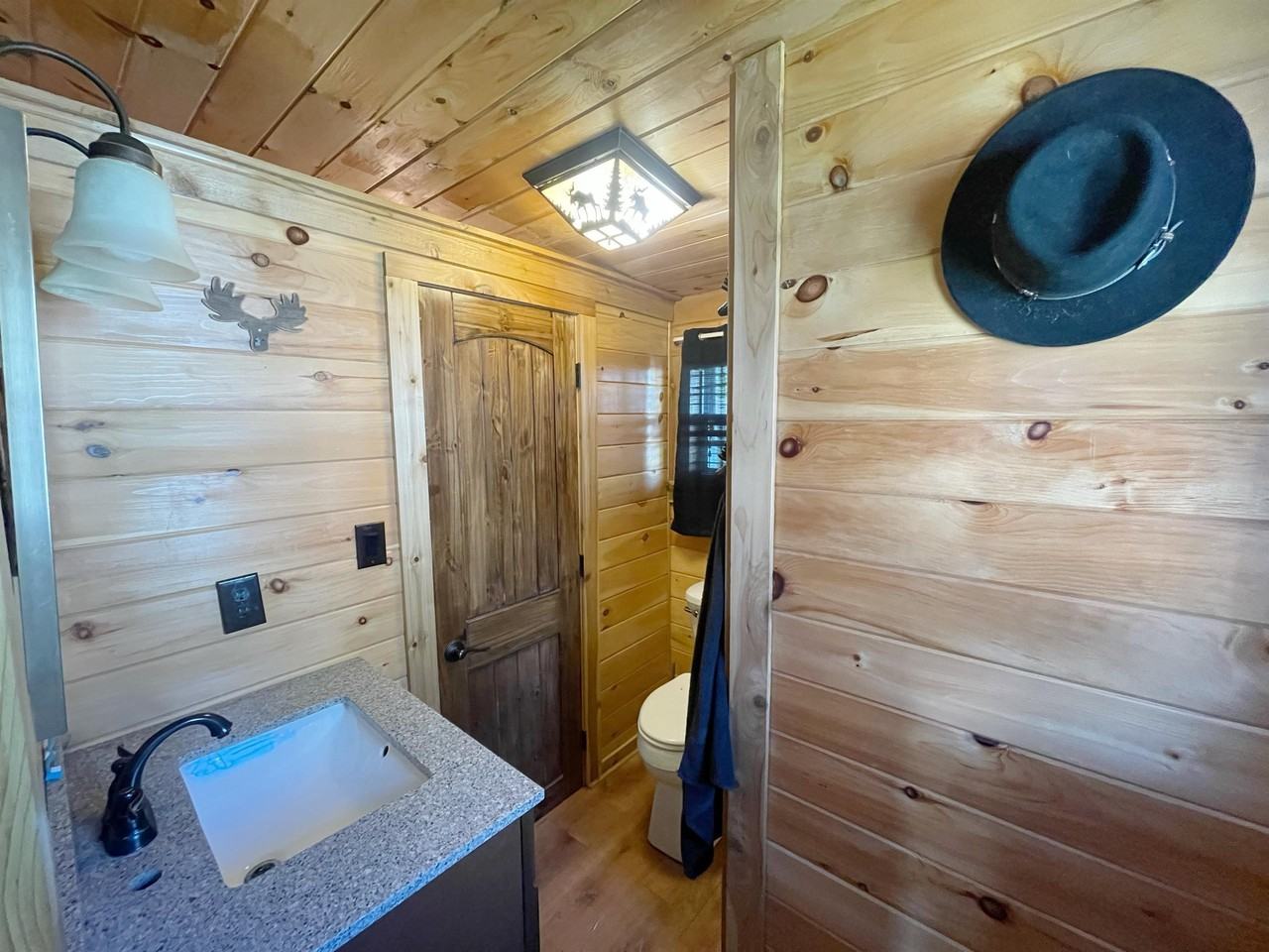 412 W Day St - Photo 7 of 18