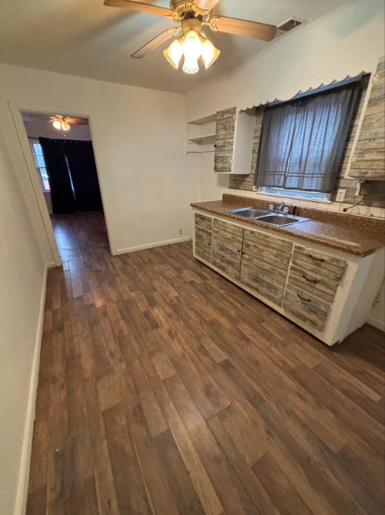 1921 S Laramie St - Photo 4 of 14