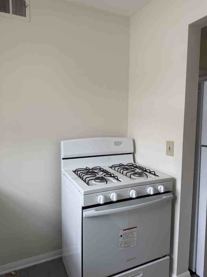 4560 E 104th St #1 - Photo 5 of 24