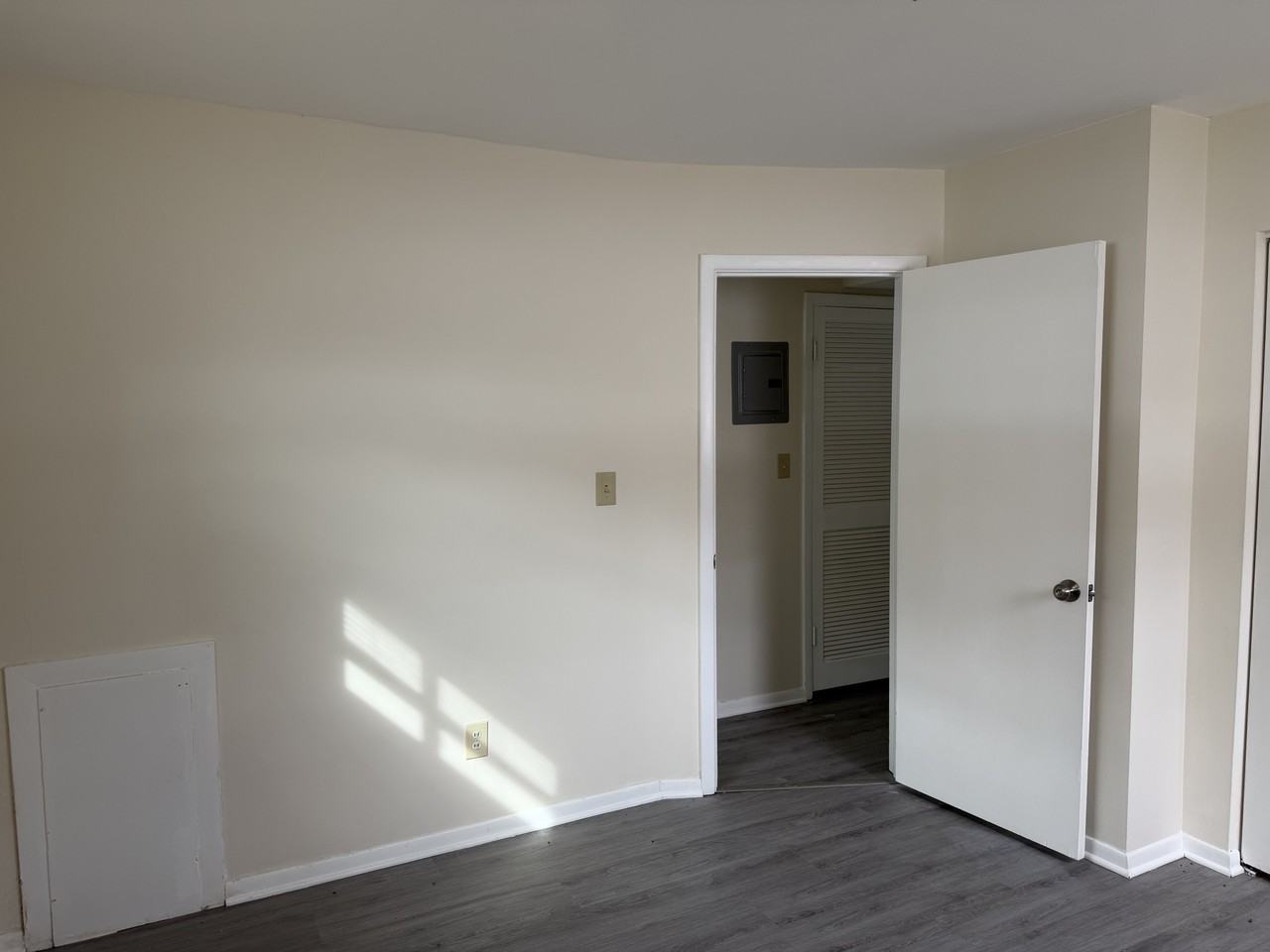 4560 E 104th St #1 - Photo 6 of 24