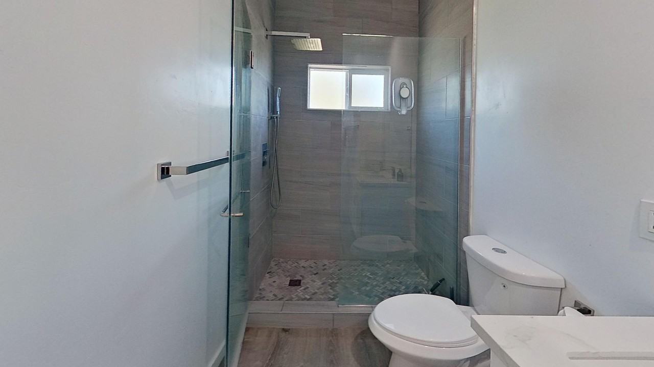 4929 College Ave - Photo 2 of 31